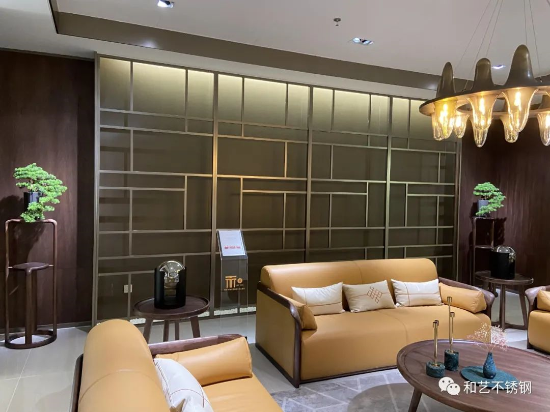 【案例共享】：強(qiáng)強(qiáng)聯(lián)手--中泰龍家具的展廳vs和藝的不銹鋼