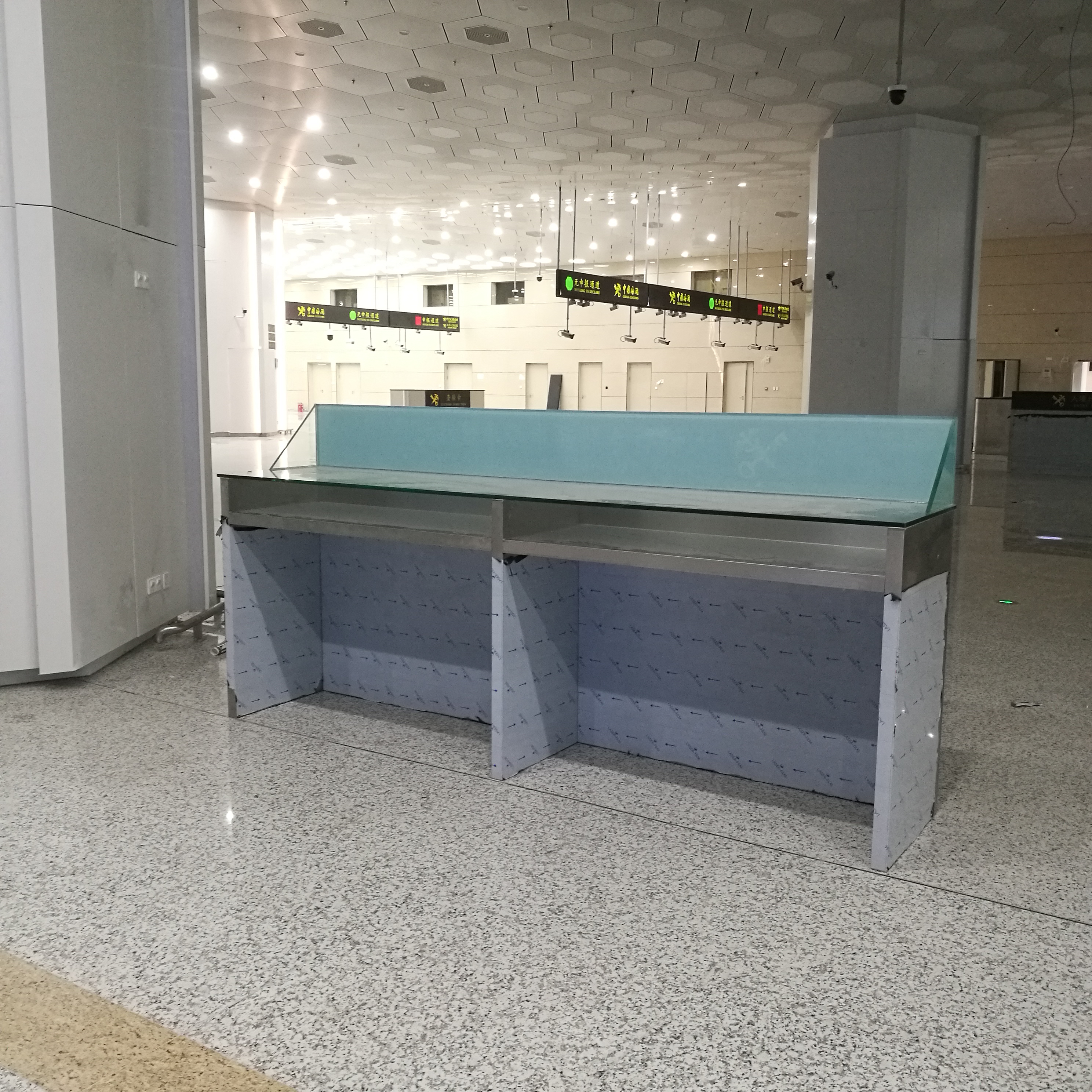 橫琴海關：不銹鋼工作臺