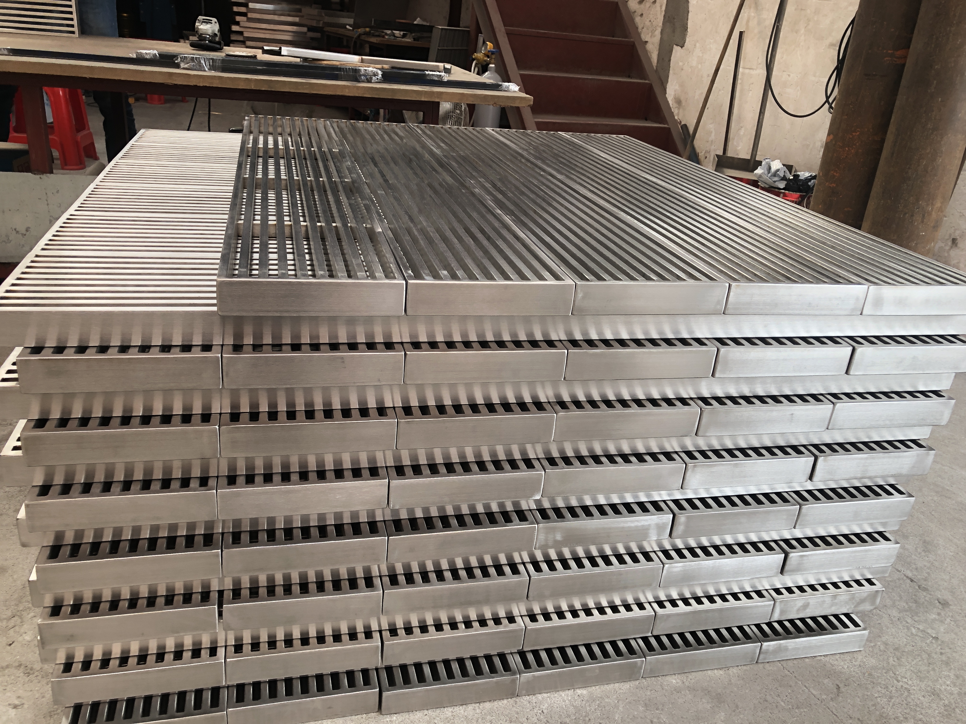 信友公司:不銹鋼格柵加工件 信友公司:不銹鋼格柵加工件