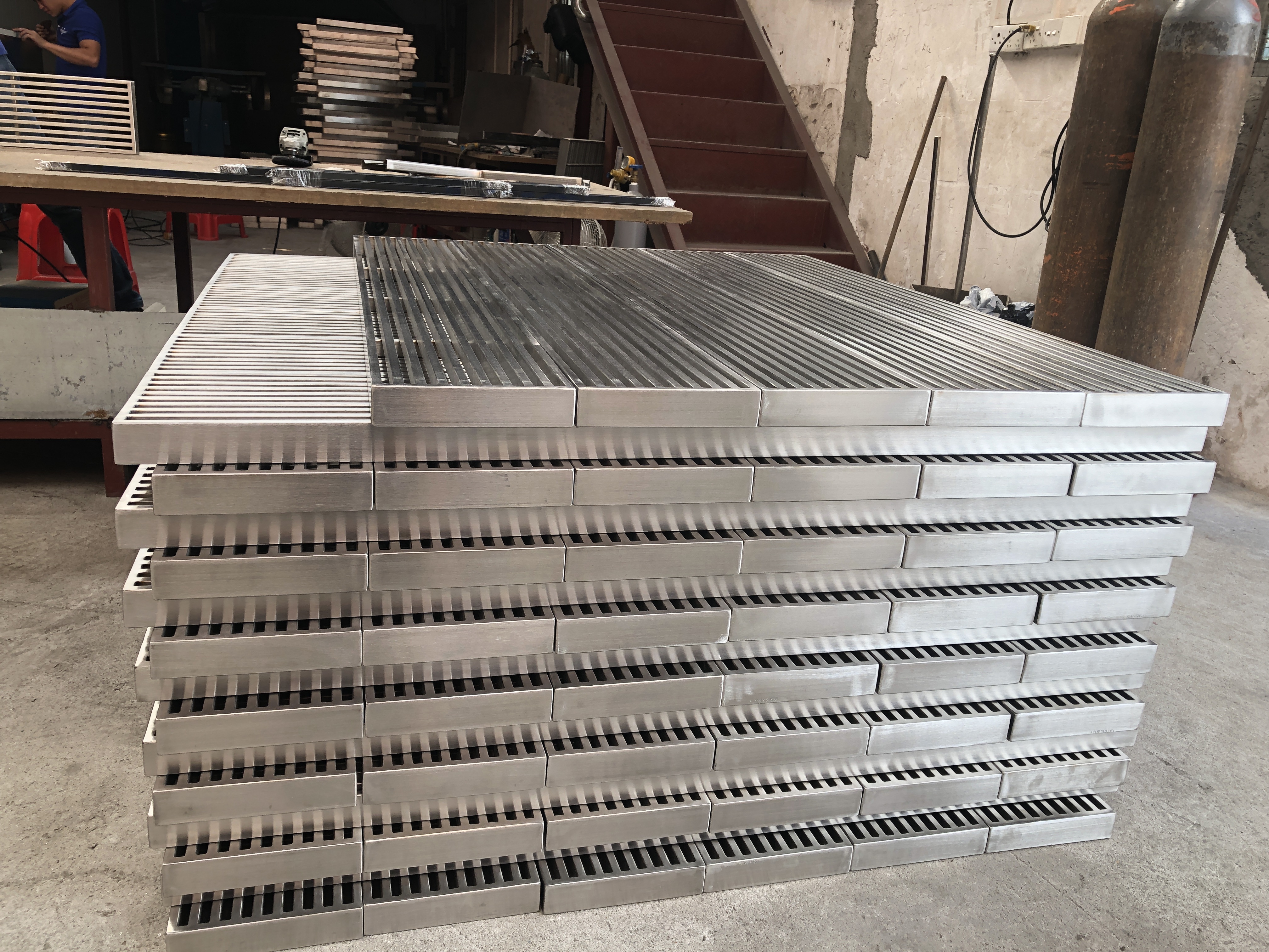 信友公司:不銹鋼格柵加工件 信友公司:不銹鋼格柵加工件